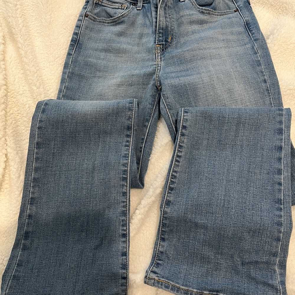 Levi's Women's Straight Leg Blue Jeans
